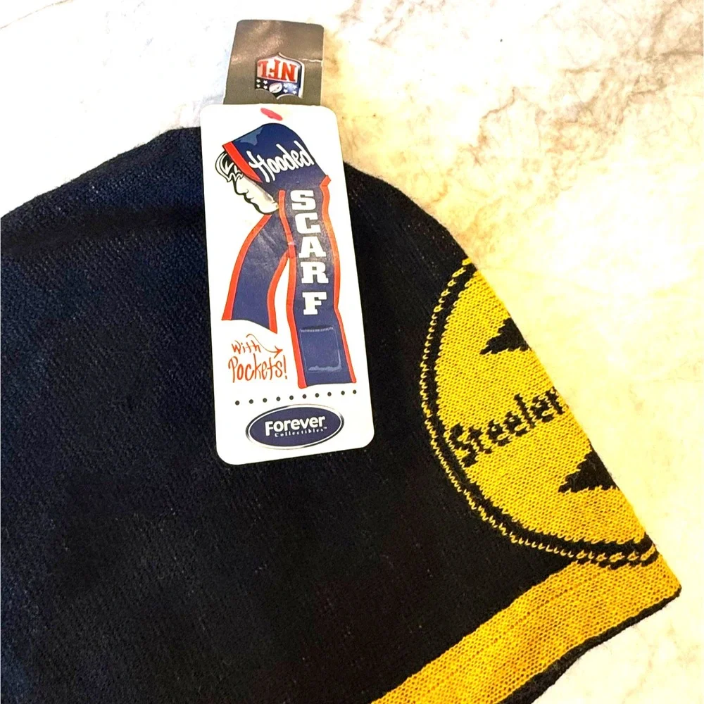 Pittsburg Steelers Hooded Scarf with Pockets NFL Football Black/Yellow; OS;‎ NWT